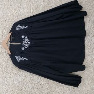 Lane Bryant Women US 26 Black White Top Long Sleeve Viscose Embroidered Eyelet